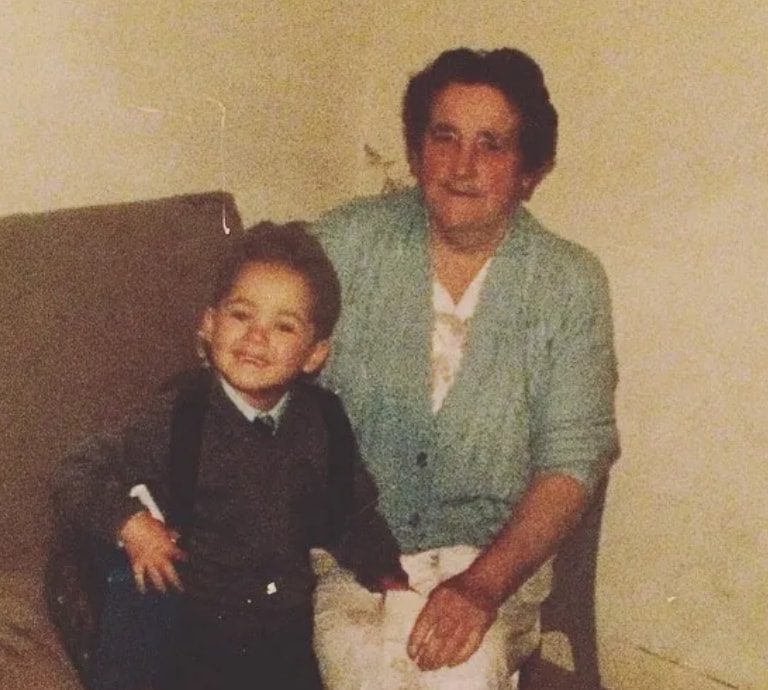 little-dermot-murphy-is-with-his-grandmother Dermot Murphy Age, Height, Net Worth, Tv-Shows